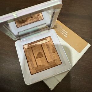 Haus Labs Shimmering Bronze Highlighter